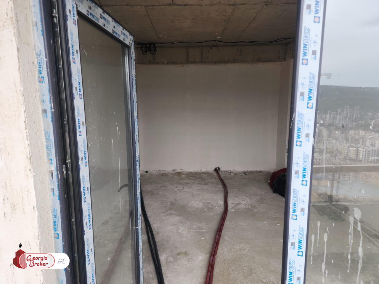 продается квартира с новым ремонтом 3-комнаты